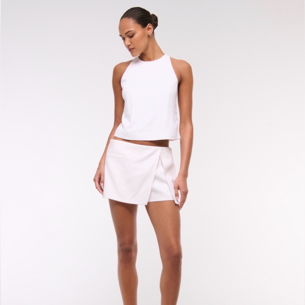 Abercrombie & Fitch Mid Rise Tailored Micro Wrap Mini Skort